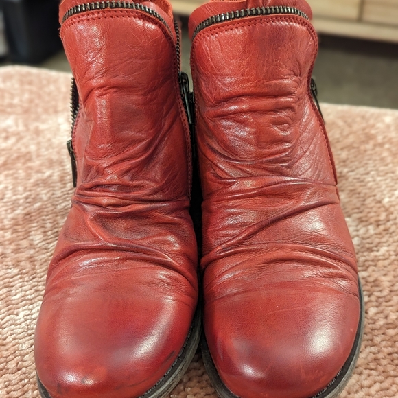 Miz Mooz New York City "Luna" Ankle Boot - Barely used - Size 6.5 US - Picture 6 of 7